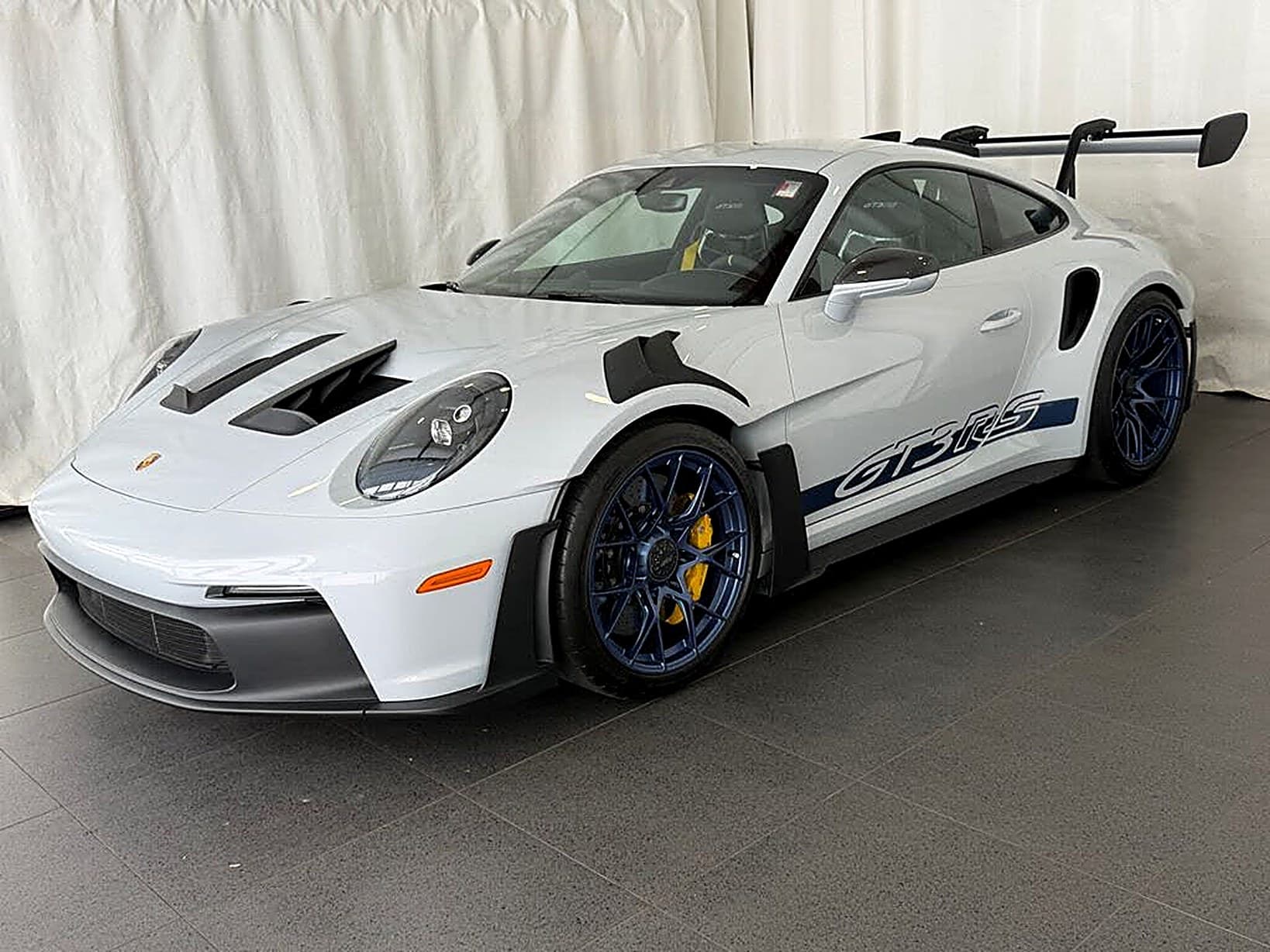 2025 Porsche 911 GT3 RS in Ice Grey Metallic